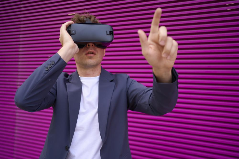 不動産業界を変えるVR・ARとは？中小不動産会社のための導入ガイド